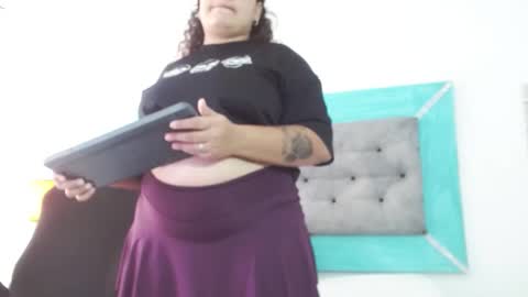 Snapshot of roxx_iie chatting on 10/17/25, 07:16 roxiie online show from 10/17/25, 07:16