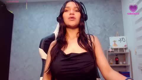 Snapshot of roxxi_2110 chatting on 12/03/25, 02:08 roxxi_2110 online show from 12/03/25, 02:08