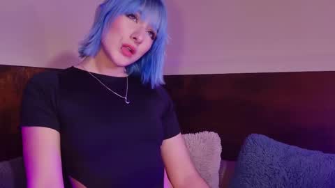 Snapshot of roxxxevelvet chatting on 09/14/25, 06:01 Roxx IG  online show from 09/14/25, 06:01