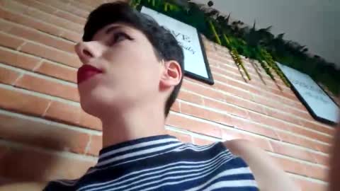 Snapshot of roxxy_rouge chatting on 09/14/25, 03:44 Roxy online show from 09/14/25, 03:44