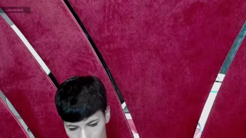 Snapshot of roxxy_rouge chatting on 10/25/25, 04:35 Roxy online show from 10/25/25, 04:35