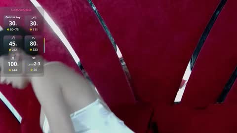 Snapshot of roxxy_rouge chatting on 11/08/25, 06:51 Roxy online show from 11/08/25, 06:51