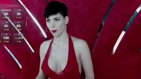 Snapshot of roxxy_rouge chatting on 12/01/25, 05:40 Roxy online show from 12/01/25, 05:40