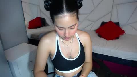 Snapshot of roxxyblack01 chatting on 05/20/26, 12:50 Roxxy online show from 05/20/26, 12:50