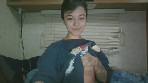 Snapshot of roxxysky chatting on 04/15/26, 04:08 Roxxy Skyy online show from 04/15/26, 04:08