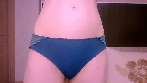 Snapshot of roxxywharton chatting on 04/12/26, 01:27 Roxxy Wharton online show from 04/12/26, 01:27