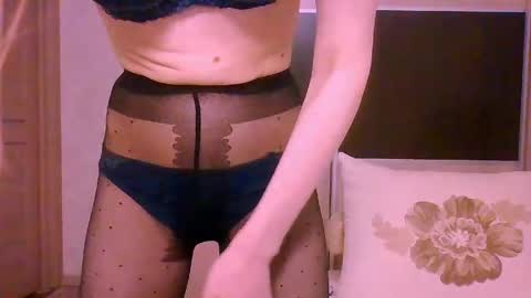 Snapshot of roxxywharton chatting on 04/19/26, 06:10 Roxxy Wharton online show from 04/19/26, 06:10