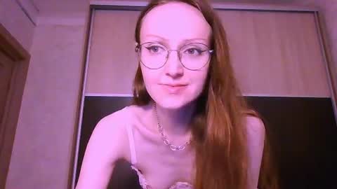 Snapshot of roxxywharton chatting on 07/04/26, 11:05 Roxxy Wharton online show from 07/04/26, 11:05