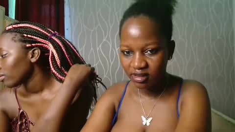 Snapshot of roxy_heather chatting on 05/07/26, 04:07 Roxy online show from 05/07/26, 04:07