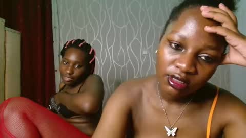 Snapshot of roxy_heather chatting on 05/08/26, 04:01 Roxy online show from 05/08/26, 04:01