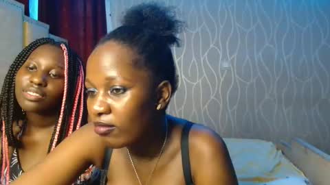 Snapshot of roxy_heather chatting on 05/09/26, 04:06 Roxy online show from 05/09/26, 04:06