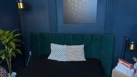 Roxy hell online show from 10/30/25, 04:52