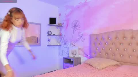 Snapshot of roxy_jones_ chatting on 02/10/25, 07:07 roxy_jones_ online show from 02/10/25, 07:07