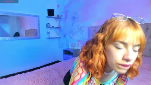 Snapshot of roxy_jones_ chatting on 02/14/25, 04:09 roxy_jones_ online show from 02/14/25, 04:09