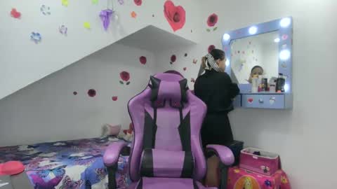 Snapshot of roxy_lu_07 chatting on 10/20/25, 01:50 Roxy online show from 10/20/25, 01:50