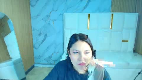 Snapshot of roxy_luxe_tf chatting on 04/20/26, 01:25 Roxy online show from 04/20/26, 01:25