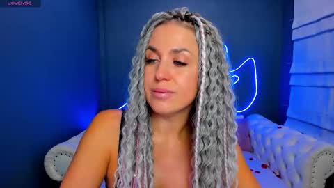 Snapshot of roxy_mars chatting on 03/14/26, 01:23 Roxy online show from 03/14/26, 01:23