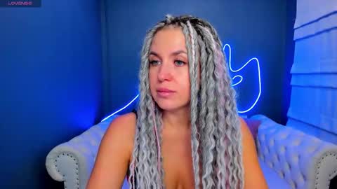 Snapshot of roxy_mars chatting on 03/19/26, 01:42 Roxy online show from 03/19/26, 01:42