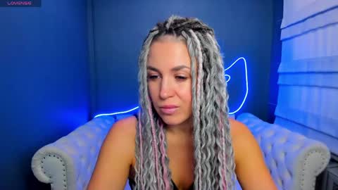 Snapshot of roxy_mars chatting on 04/18/26, 01:42 Roxy online show from 04/18/26, 01:42