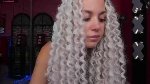 Snapshot of roxy_mars chatting on 05/20/26, 01:34 Roxy online show from 05/20/26, 01:34