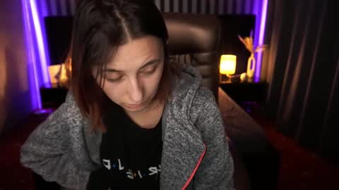 Snapshot of roxy_rayy chatting on 12/06/24, 05:09 roxy_rayy online show from 12/06/24, 05:09