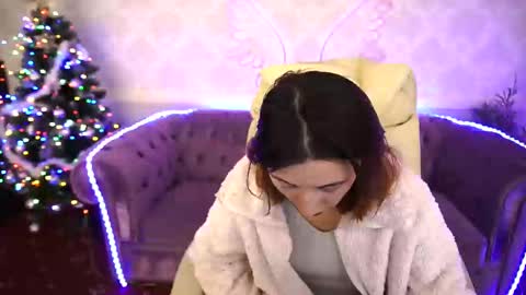 Snapshot of roxy_rayy chatting on 12/16/24, 10:24 roxy_rayy online show from 12/16/24, 10:24