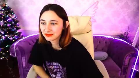 Snapshot of roxy_rayy chatting on 12/23/24, 02:28 roxy_rayy online show from 12/23/24, 02:28