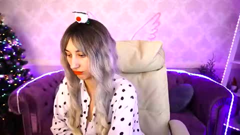 Snapshot of roxy_rayy chatting on 12/24/24, 02:01 roxy_rayy online show from 12/24/24, 02:01