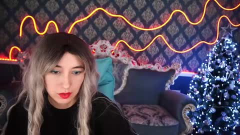 Snapshot of roxy_rayy chatting on 01/07/25, 02:08 roxy_rayy online show from 01/07/25, 02:08