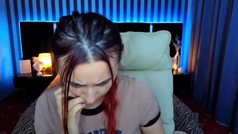 Snapshot of roxy_rayy chatting on 10/13/25, 12:38 roxy_rayy online show from 10/13/25, 12:38