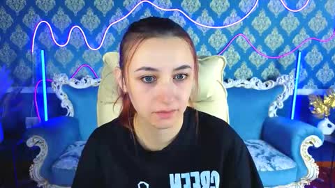 Snapshot of roxy_rayy chatting on 11/08/25, 08:36 roxy_rayy online show from 11/08/25, 08:36