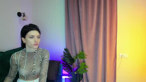 Snapshot of roxy_riot_ chatting on 02/01/25, 01:23 roxy_riot_ online show from 02/01/25, 01:23