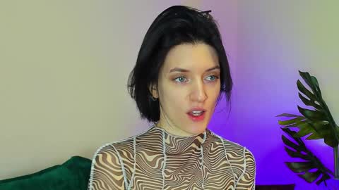 Snapshot of roxy_riot_ chatting on 02/01/25, 04:24 roxy_riot_ online show from 02/01/25, 04:24