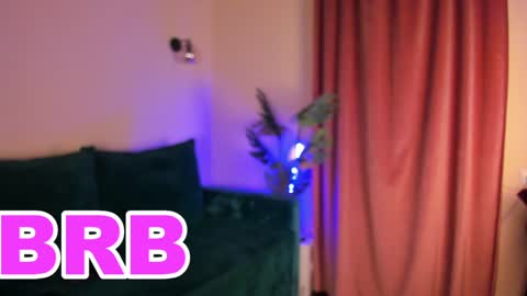 Snapshot of roxy_riot_ chatting on 02/02/25, 04:37 roxy_riot_ online show from 02/02/25, 04:37