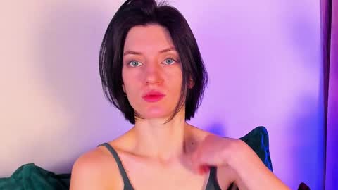 Snapshot of roxy_riot_ chatting on 02/09/25, 01:22 roxy_riot_ online show from 02/09/25, 01:22