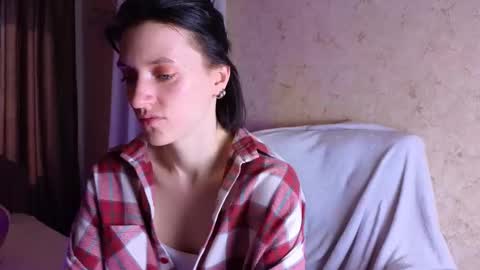 Snapshot of roxy_riot_ chatting on 02/17/25, 07:37 roxy_riot_ online show from 02/17/25, 07:37