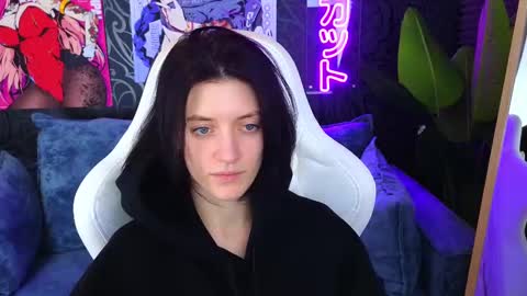 Snapshot of roxy_riot_ chatting on 02/18/25, 07:43 roxy_riot_ online show from 02/18/25, 07:43