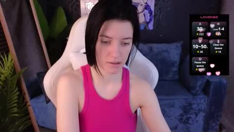 Snapshot of roxy_riot_ chatting on 12/03/25, 01:35 roxy_riot_ online show from 12/03/25, 01:35