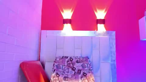 Snapshot of roxy_sexy69 chatting on 03/25/26, 04:07 roxy_sexy69 online show from 03/25/26, 04:07