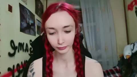 Snapshot of roxy_silver chatting on 06/13/26, 08:40 Roxy online show from 06/13/26, 08:40