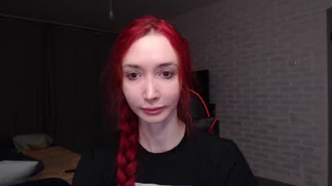 Snapshot of roxy_silver chatting on 06/19/26, 08:56 Roxy online show from 06/19/26, 08:56