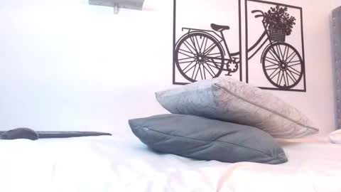 Snapshot of roxy_stone1 chatting on 02/12/25, 10:48 roxy_stone1 online show from 02/12/25, 10:48
