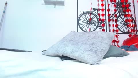 Snapshot of roxy_stone1 chatting on 02/22/25, 11:03 roxy_stone1 online show from 02/22/25, 11:03