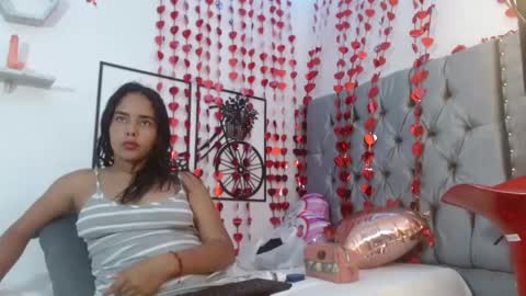 Snapshot of roxy_stone1 chatting on 02/25/25, 11:55 roxy_stone1 online show from 02/25/25, 11:55