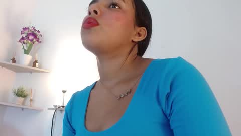 Snapshot of roxy_stone1 chatting on 09/11/25, 07:25 roxy_stone1 online show from 09/11/25, 07:25