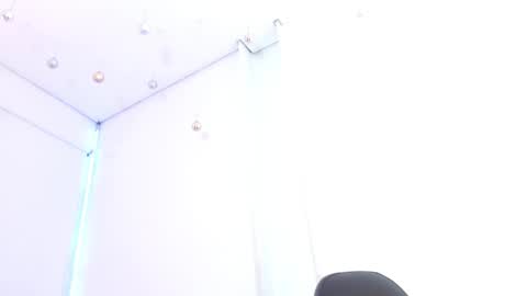 Snapshot of roxy_stone1 chatting on 09/24/25, 10:02 roxy_stone1 online show from 09/24/25, 10:02