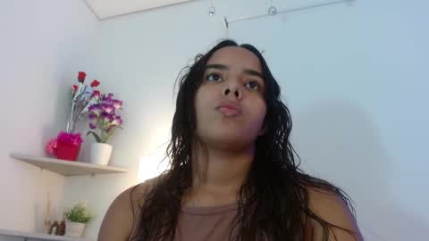 Snapshot of roxy_stone1 chatting on 10/06/25, 07:22 roxy_stone1 online show from 10/06/25, 07:22