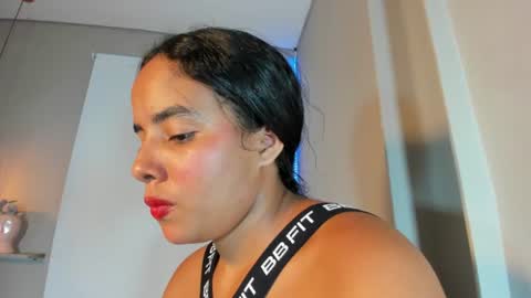 Snapshot of roxy_stone1 chatting on 06/20/26, 07:27 roxy_stone1 online show from 06/20/26, 07:27