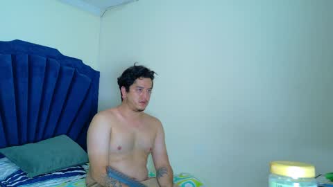 Snapshot of roxyandaron2 chatting on 04/06/26, 12:06 RoxyAron online show from 04/06/26, 12:06