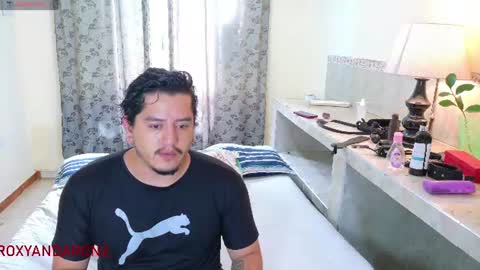 Snapshot of roxyandaron2 chatting on 06/09/26, 01:01 RoxyAron online show from 06/09/26, 01:01